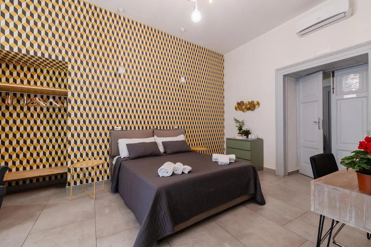 Monteoliveto 33 Hotell Neapel Pensionat