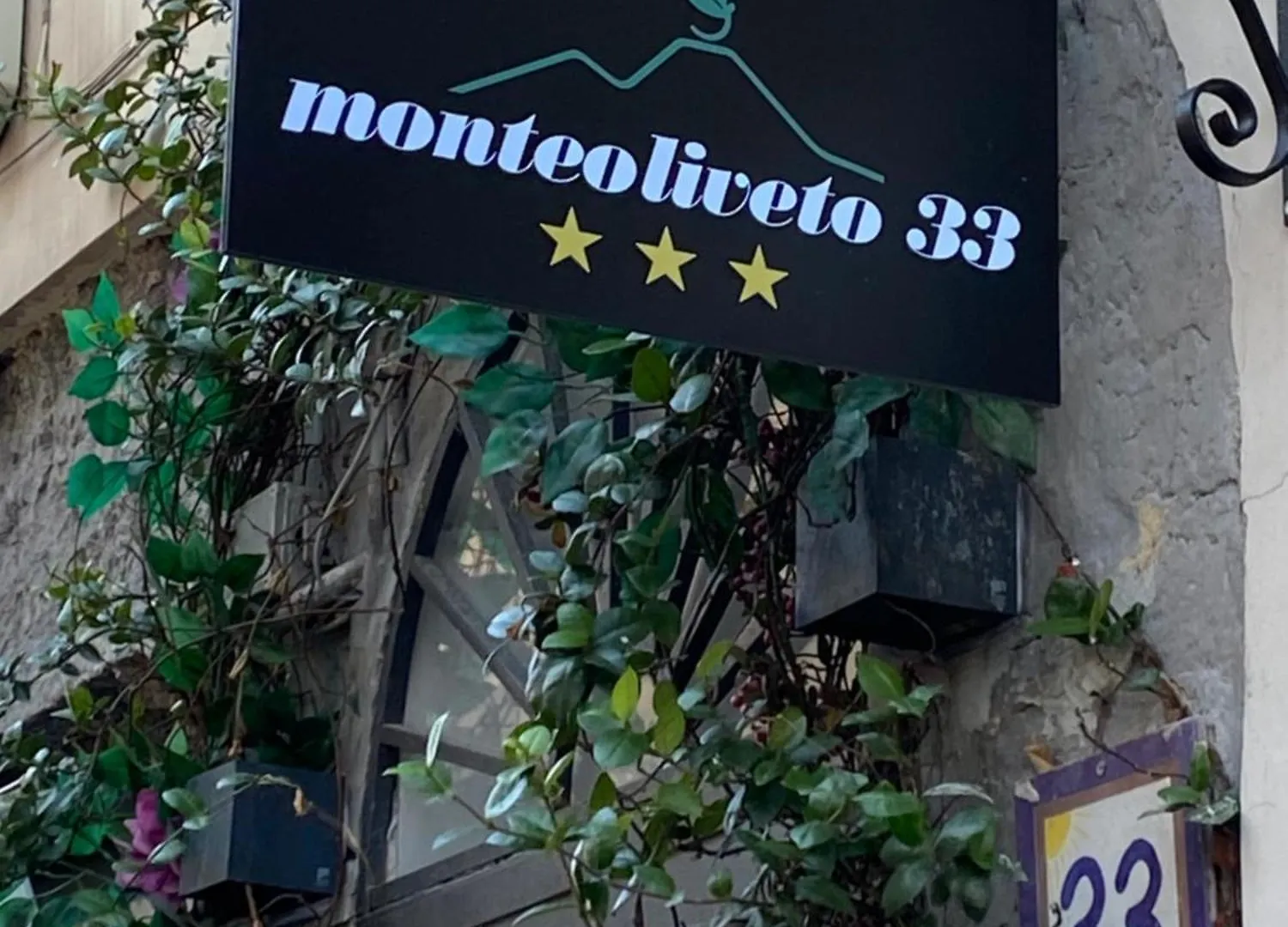 Monteoliveto 33 Hotell Neapel Italien