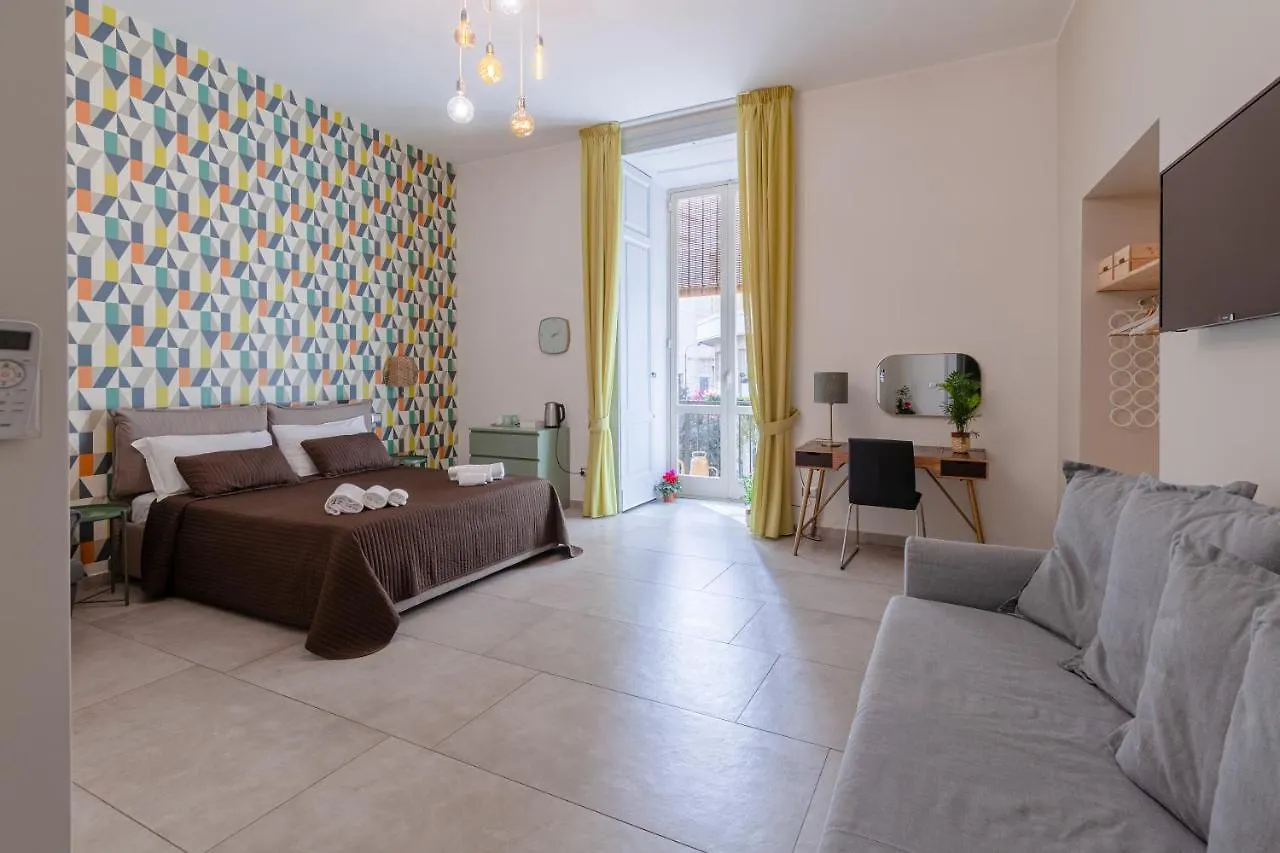 Hotel Monteoliveto 33 Nápoles