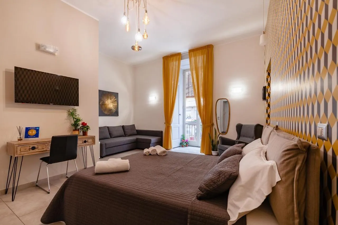 Hotel Monteoliveto 33 Nápoles